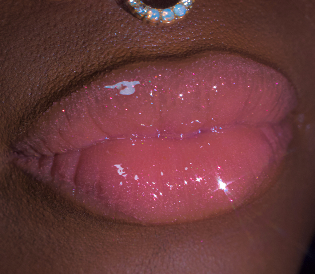 juicy moisturizing non sticky non toxic universal lipglosses lip gloss glossy lips rem beauty kylie cosmetics lip gloss aesthetic lip gloss collection  lip gloss business ideas lip gloss recipe cute lips lip looks perfect lips lip filler inspiration glossy lips makeup pink glossy lips nude lip gloss aesthetic nude lip gloss nude lip gloss for black women coral rose pmg lipgloss names nude lipgloss for black women nude lipgloss for dark skin best lip gloss